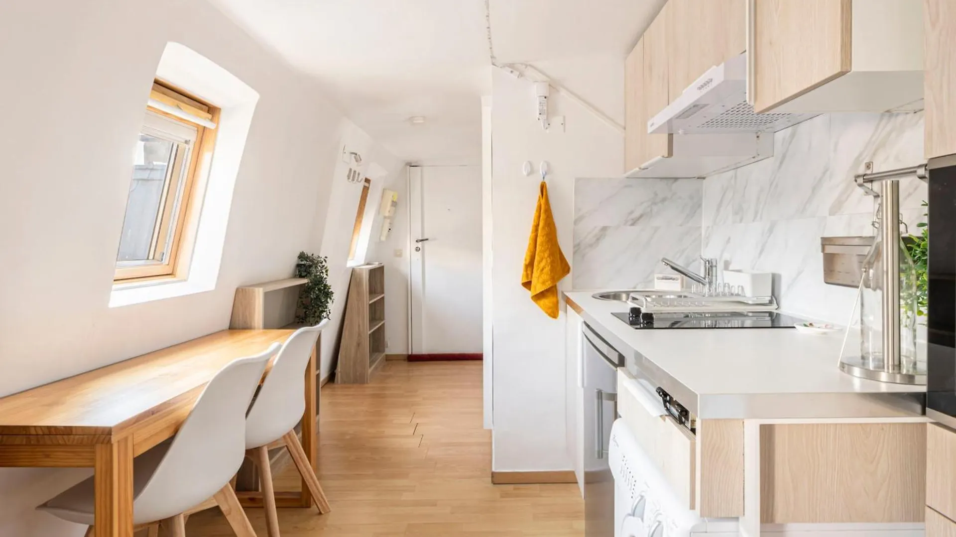 Cozy Near Musee Grevin - N210 דירה
