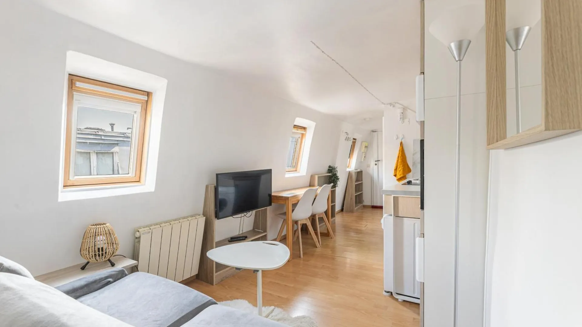 Cozy Near Musee Grevin - N210 דירה פריז